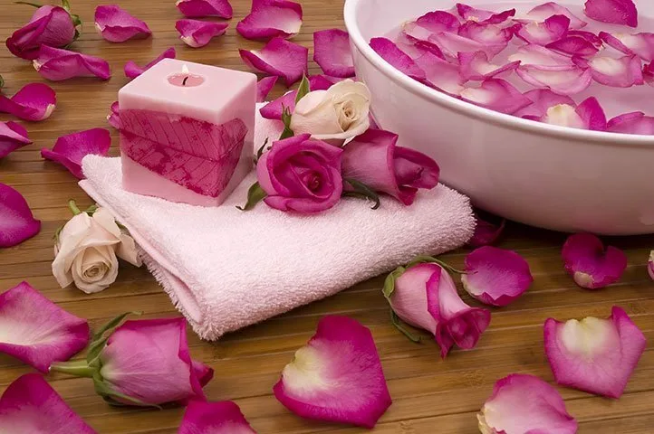 How to Use Rose Petals